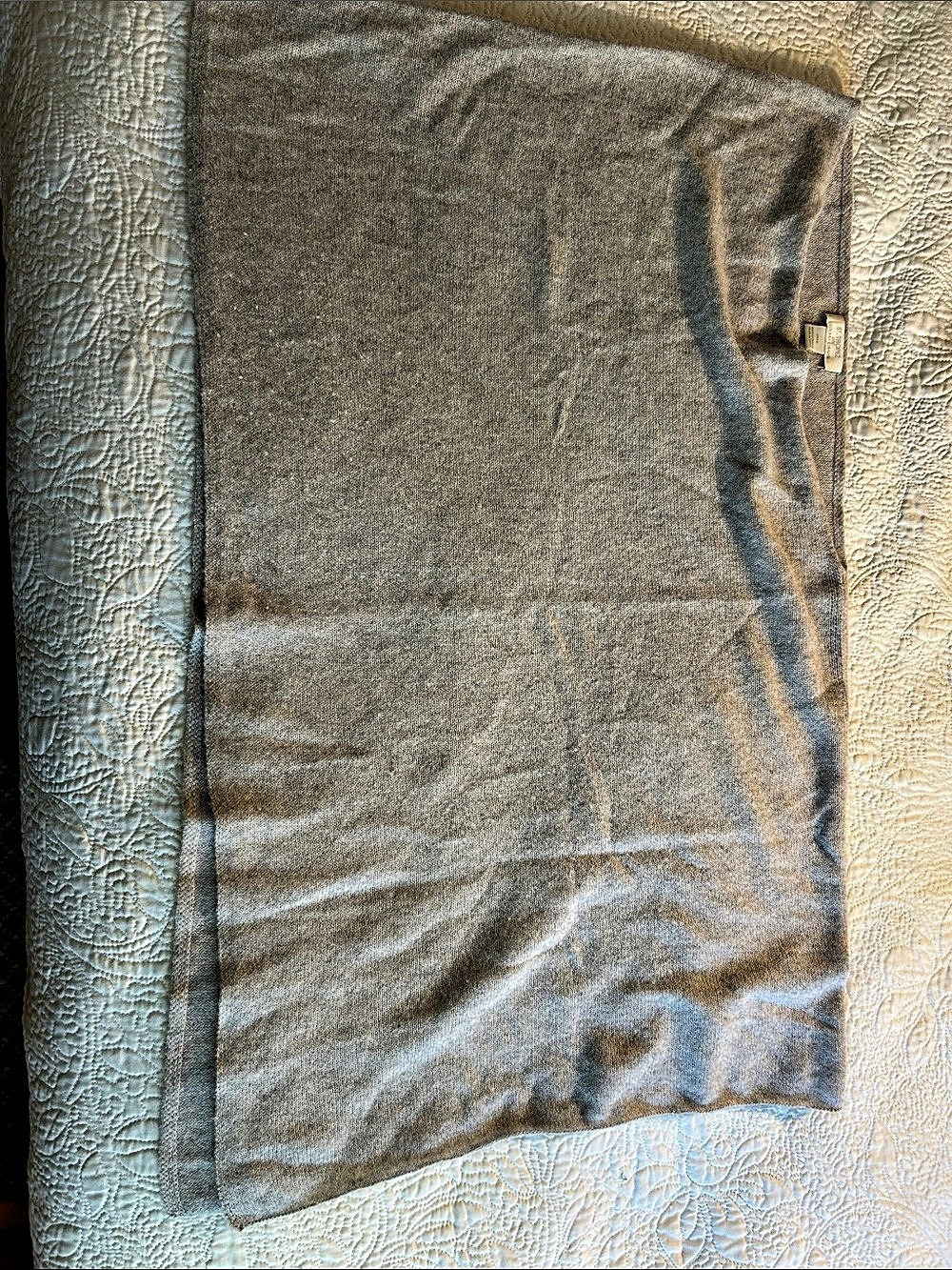 St. Tropez Cashmere Wrap in Gray